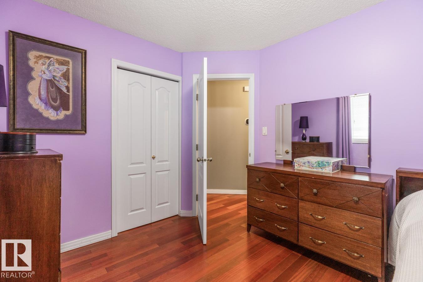 454 Ormsby Rd W Nw, Edmonton, AB - Indoor Photo Showing Bedroom