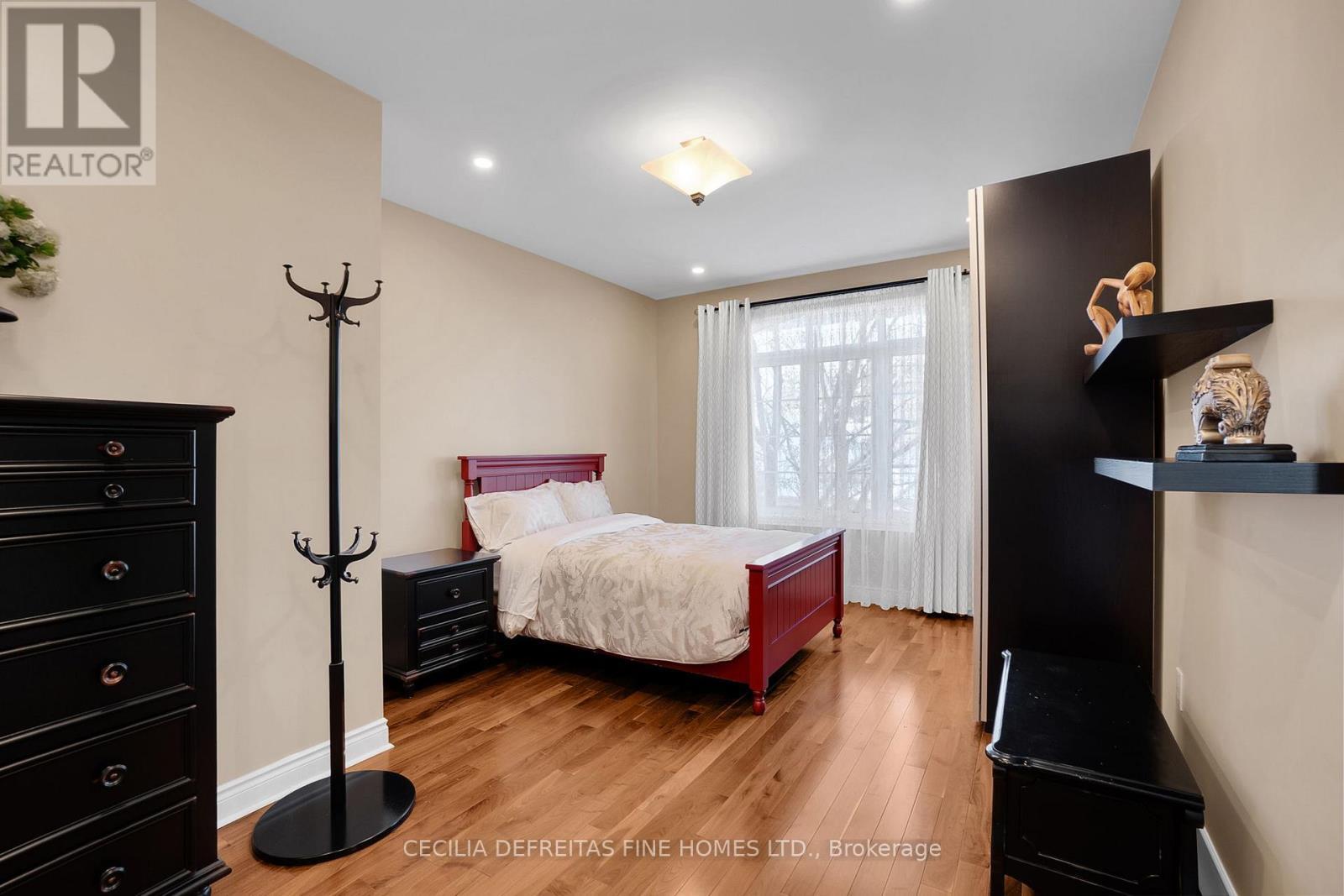 11 Beauvista Court, Vaughan, ON - Indoor Photo Showing Bedroom