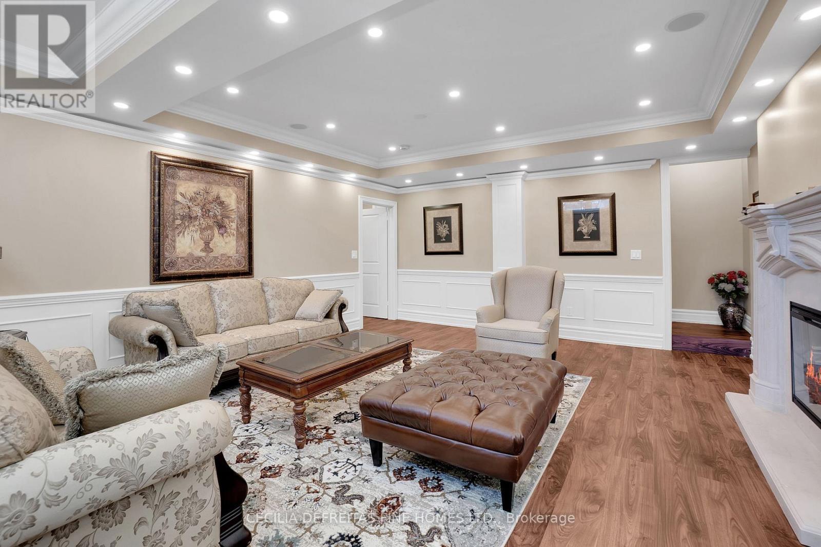 11 Beauvista Court, Vaughan, ON - Indoor Photo Showing Living Room With Fireplace