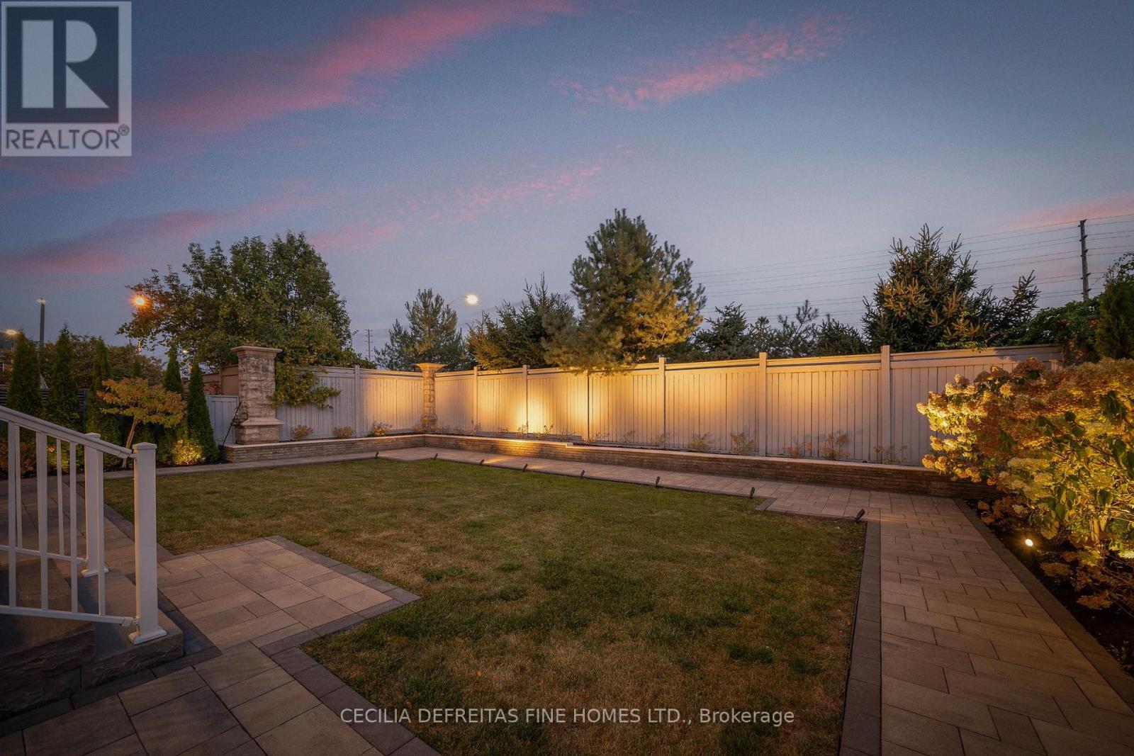 11 Beauvista Court, Vaughan, ON - Outdoor