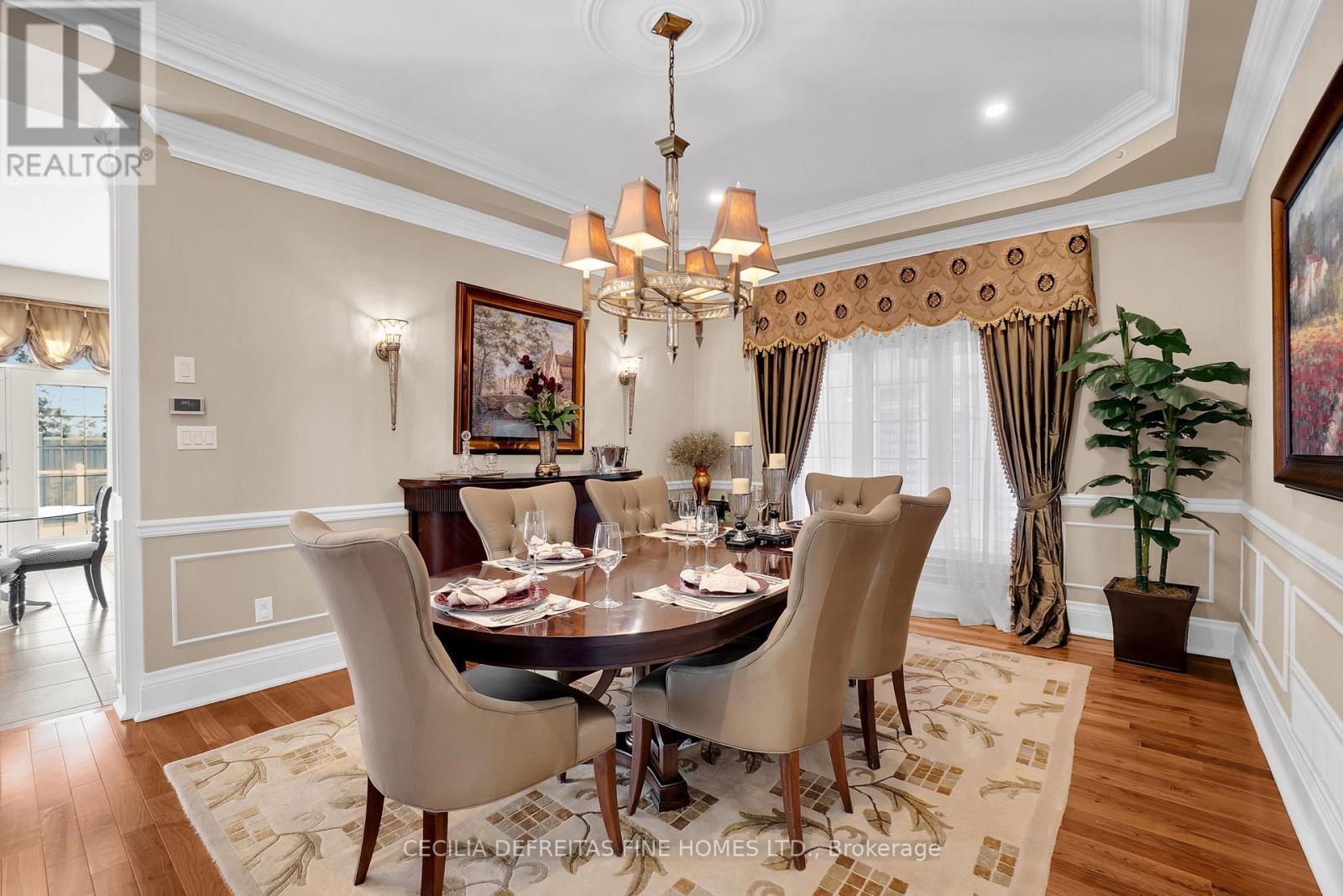 11 Beauvista Court, Vaughan, ON - Indoor Photo Showing Dining Room