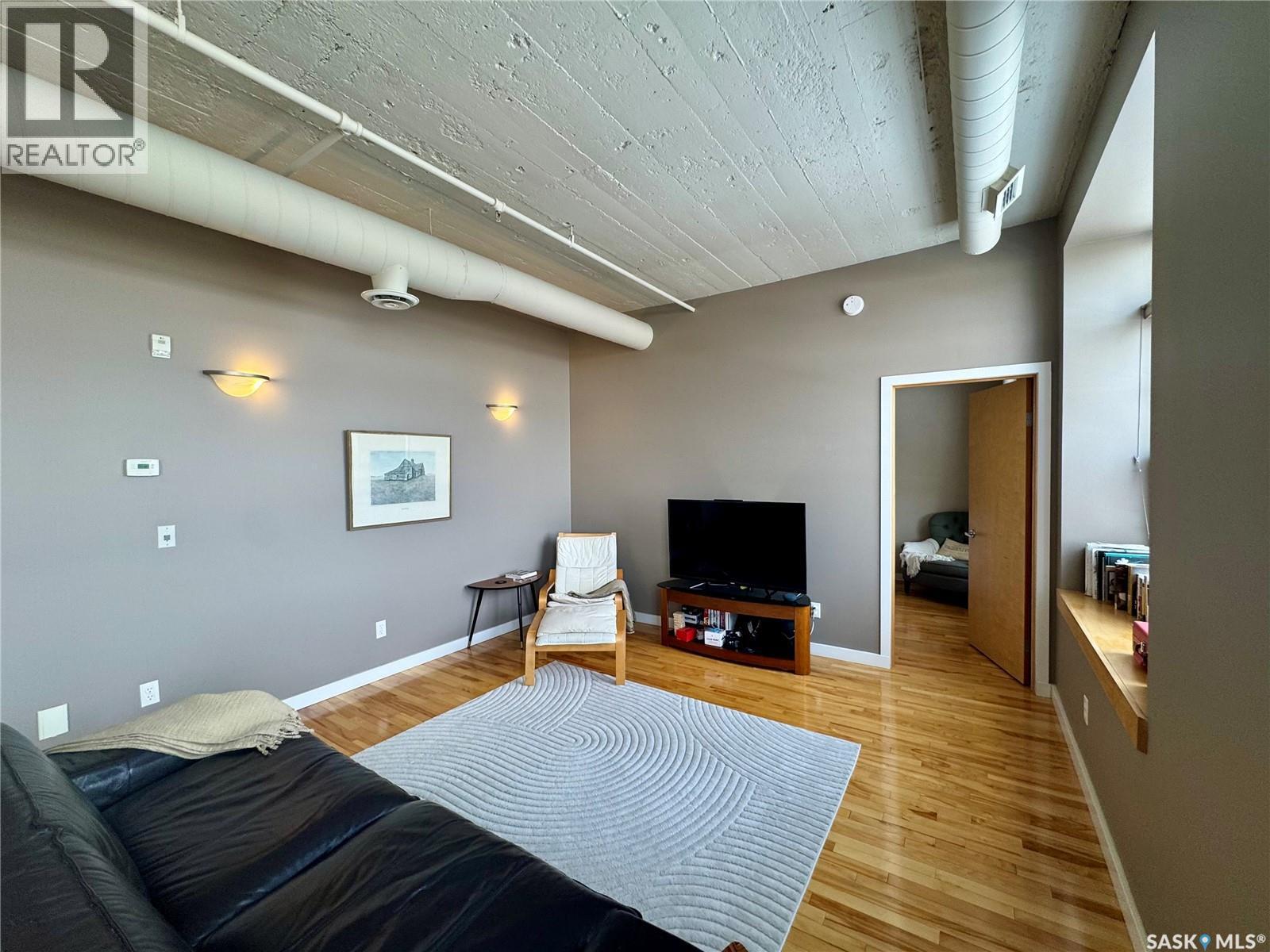 301 12 23Rd Street E, Saskatoon, SK - Indoor