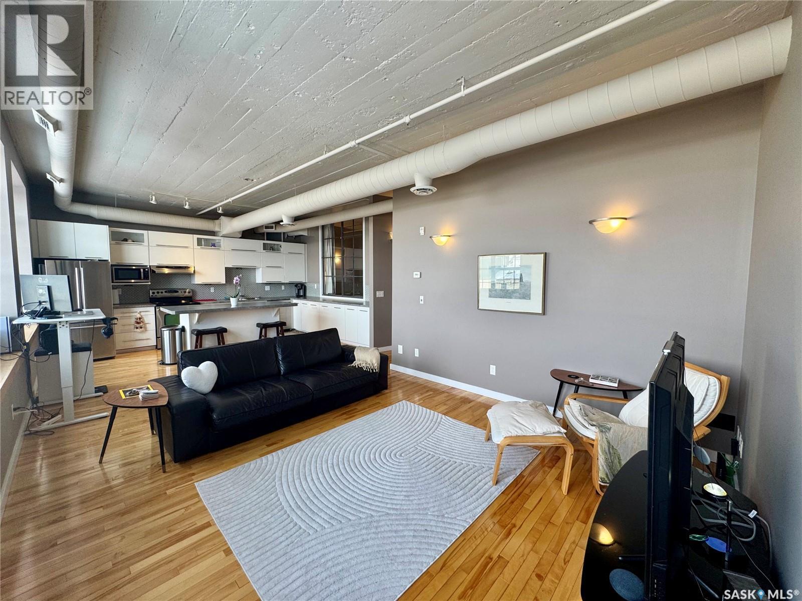 301 12 23Rd Street E, Saskatoon, SK - Indoor