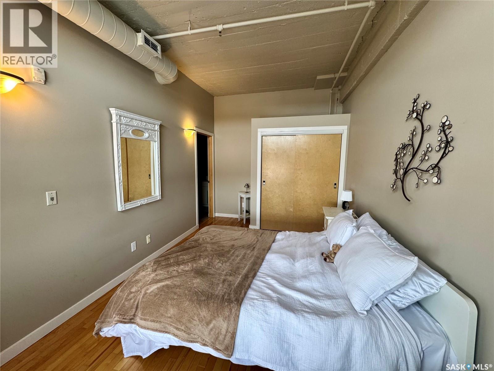 301 12 23Rd Street E, Saskatoon, SK - Indoor Photo Showing Bedroom