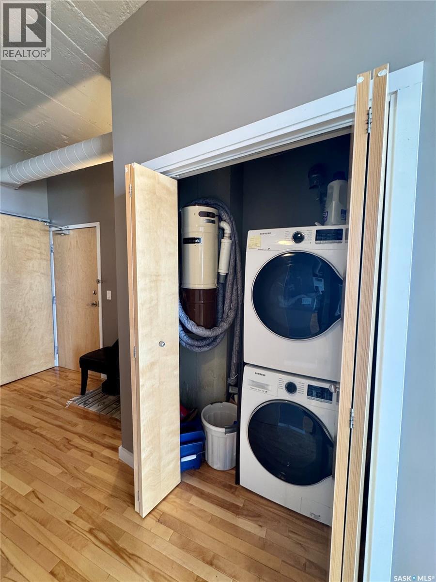 301 12 23Rd Street E, Saskatoon, SK - Indoor Photo Showing Laundry Room