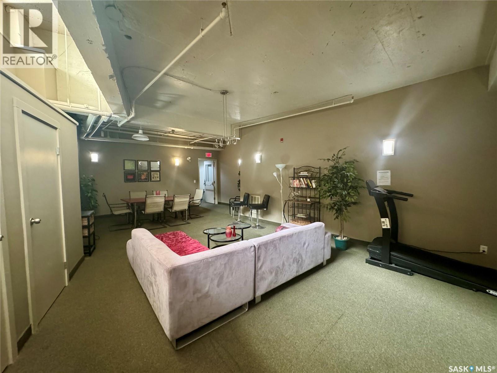 301 12 23Rd Street E, Saskatoon, SK - Indoor