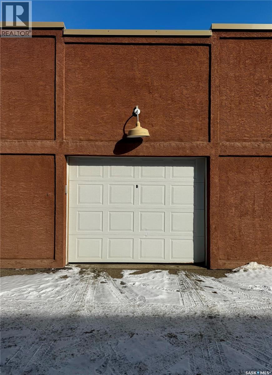 301 12 23Rd Street E, Saskatoon, SK - Outdoor