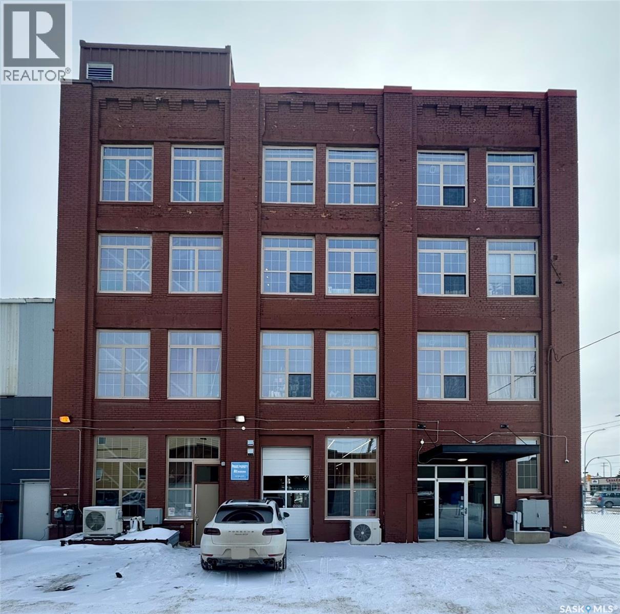 301 12 23Rd Street E, Saskatoon, SK - With Facade