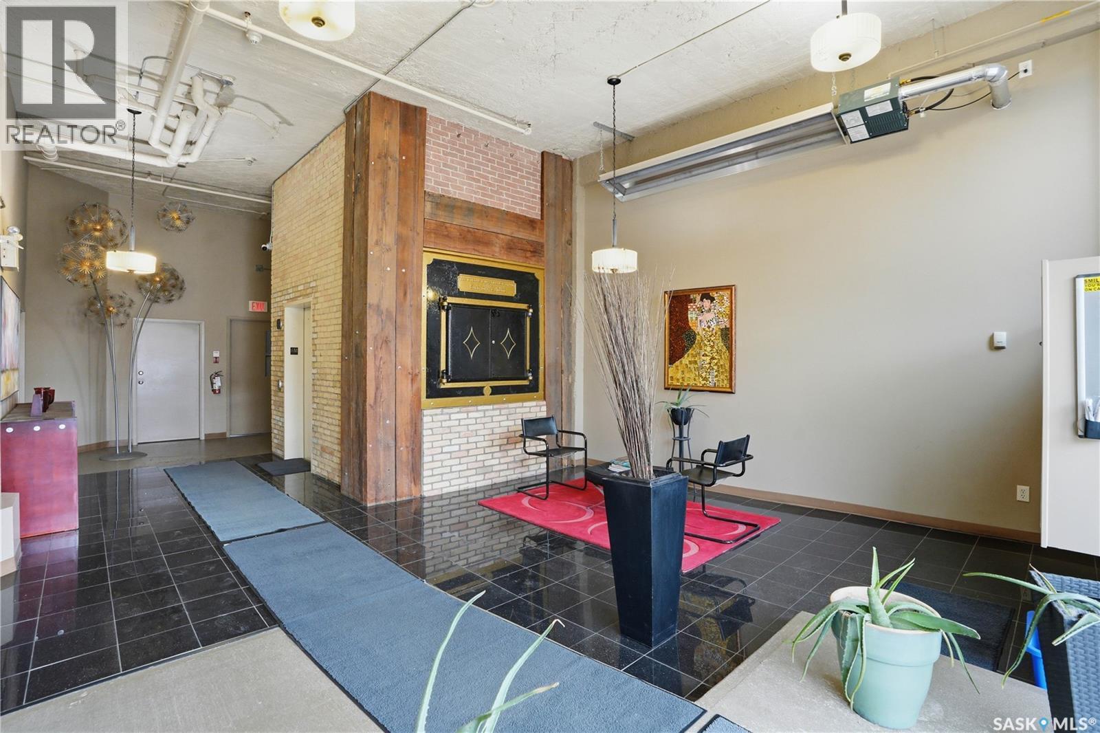 301 12 23Rd Street E, Saskatoon, SK - Indoor
