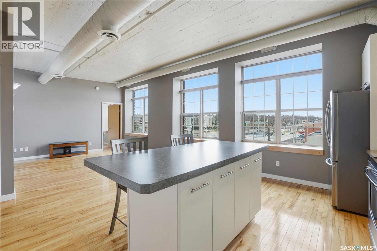 301 12 23Rd Street E, Saskatoon, SK - Indoor