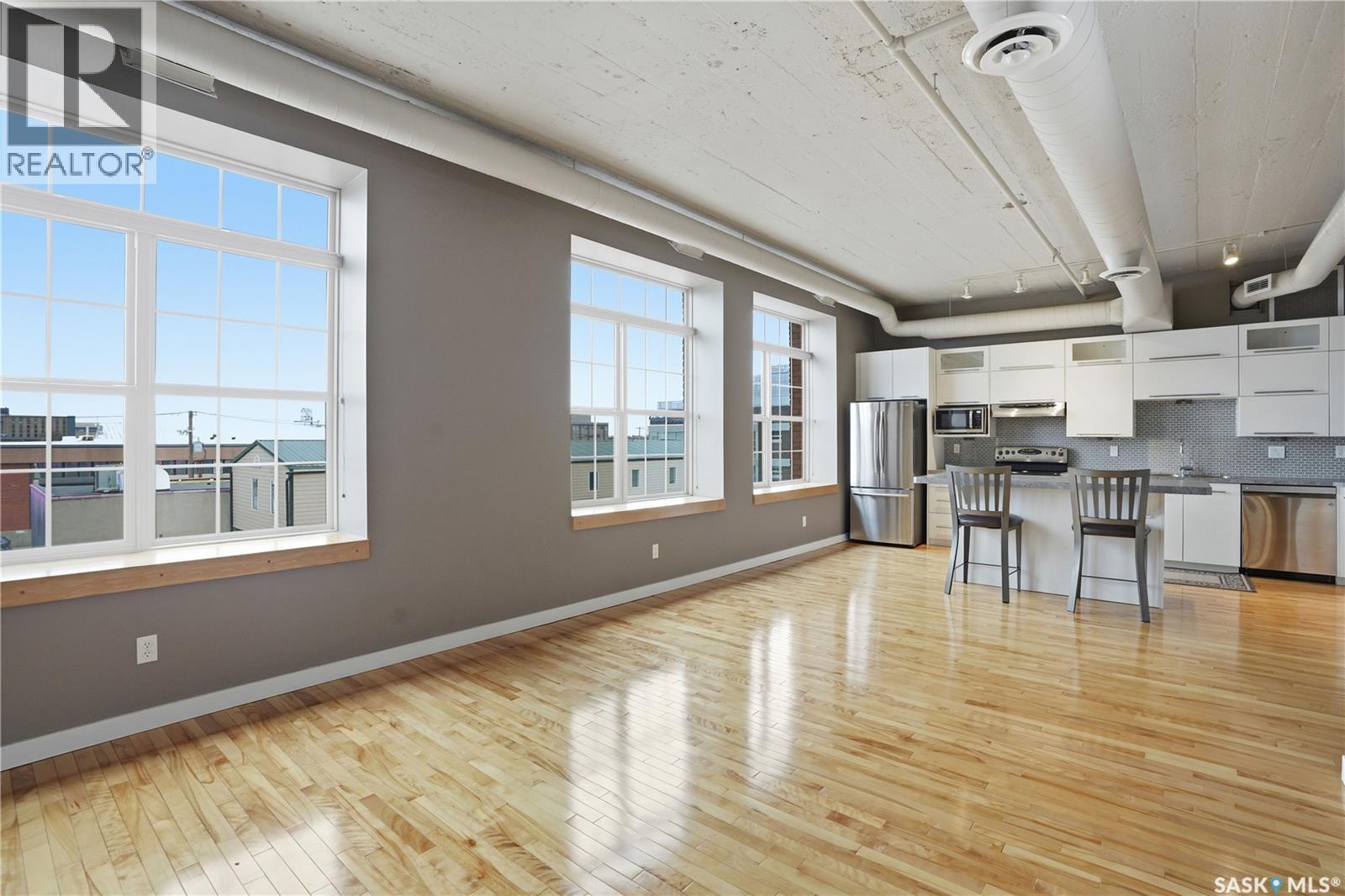 301 12 23Rd Street E, Saskatoon, SK - Indoor