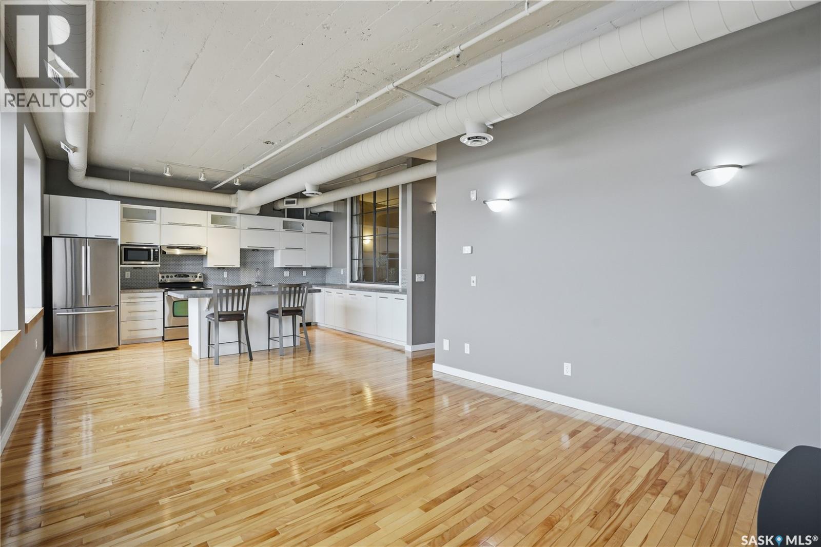301 12 23Rd Street E, Saskatoon, SK - Indoor