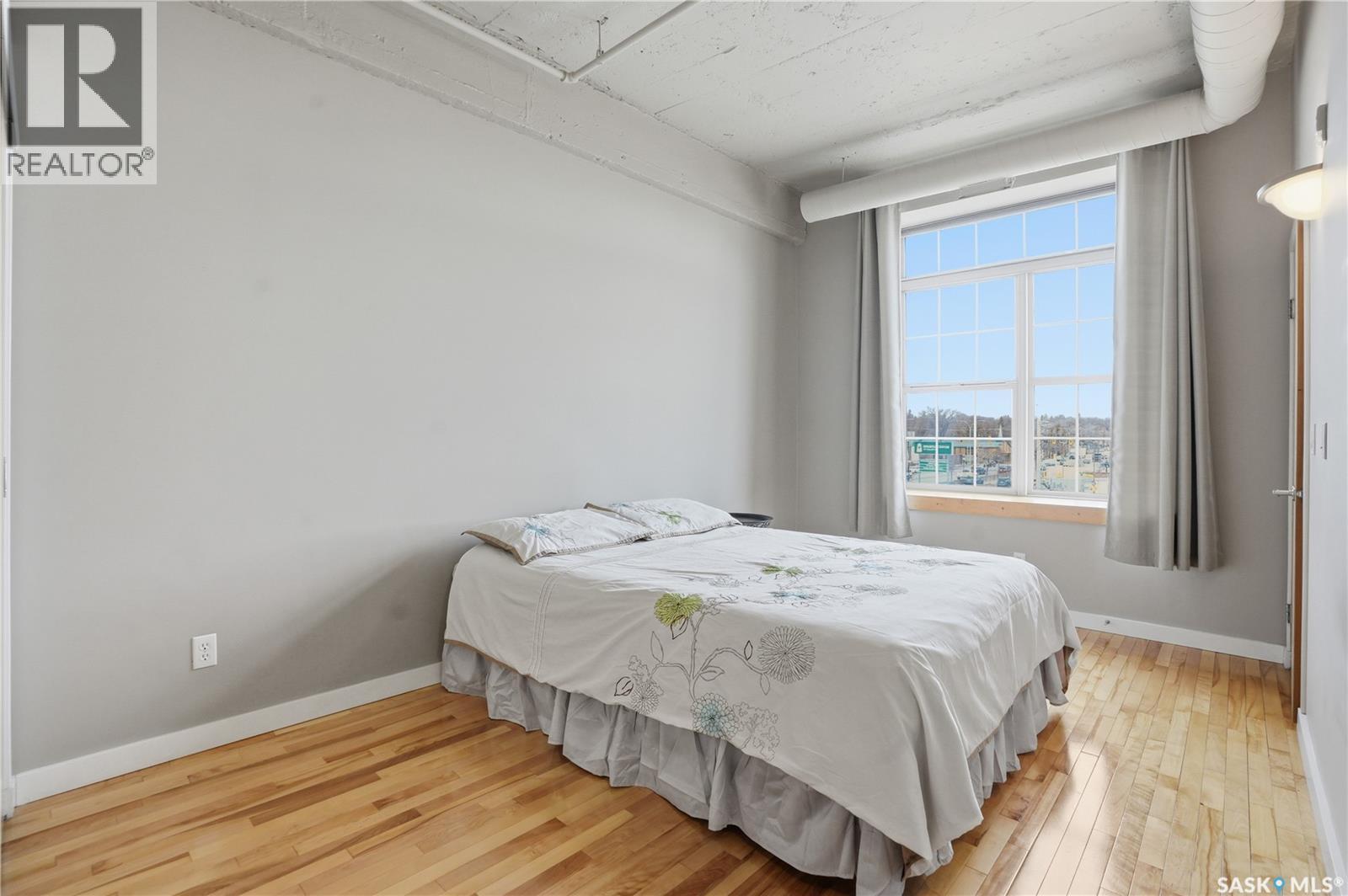 301 12 23Rd Street E, Saskatoon, SK - Indoor Photo Showing Bedroom
