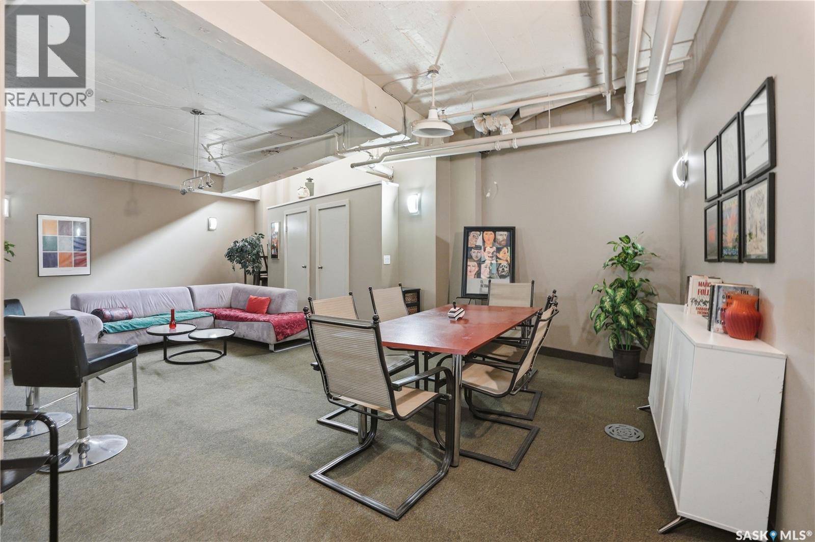 301 12 23Rd Street E, Saskatoon, SK - Indoor Photo Showing Other Room