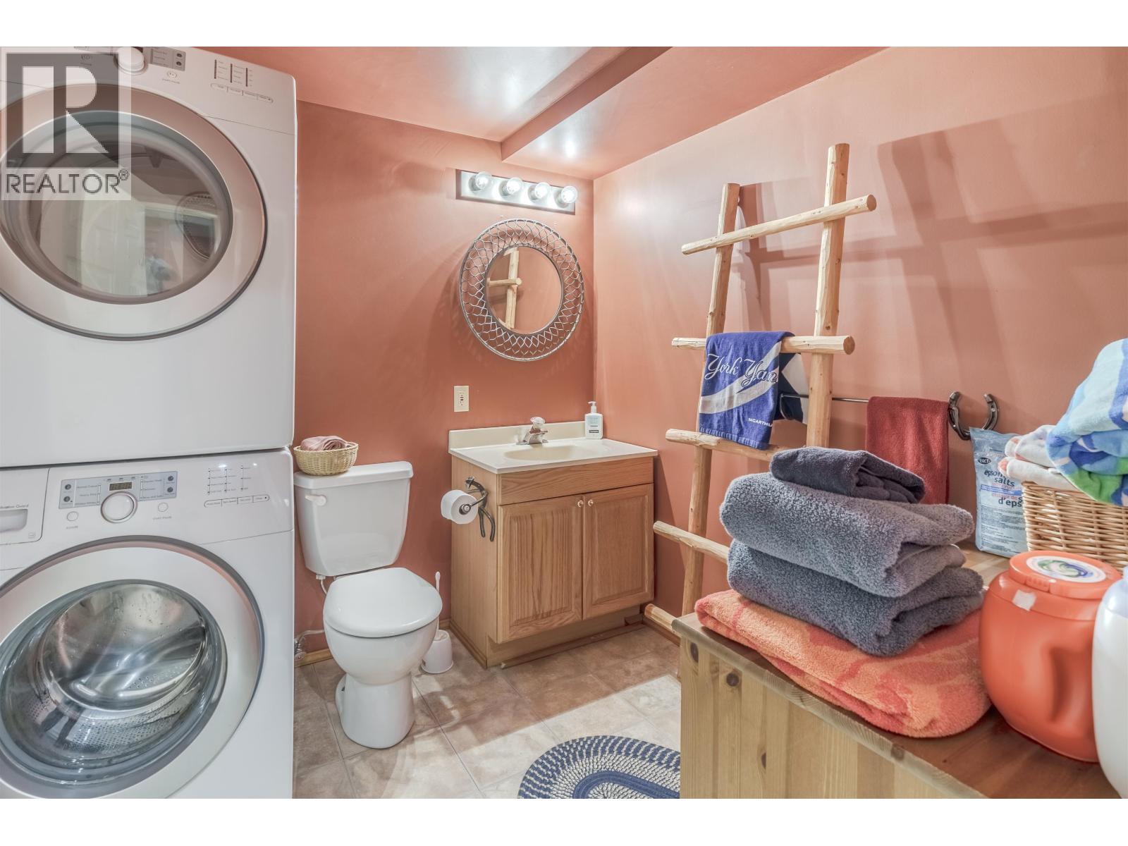 7540 Mccarthy Road, Bridge Lake, BC - Indoor Photo Showing Laundry Room
