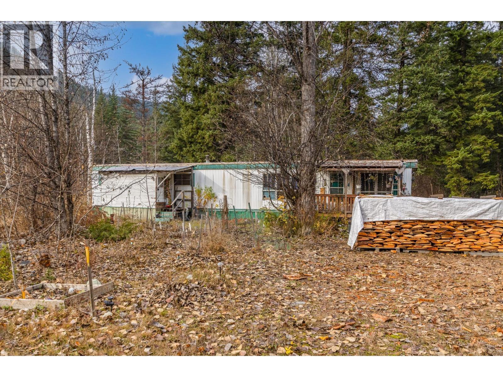 5513 Prosh Frontage Road, Sicamous, BC - Outdoor
