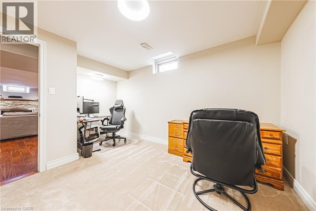 Home office featuring light colored carpet and baseboards - 120 Valiant Circle, Hamilton, ON - Indoor Photo Showing Office