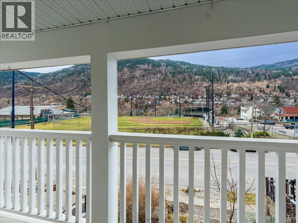 1767 Second Avenue, Trail, BC - Outdoor