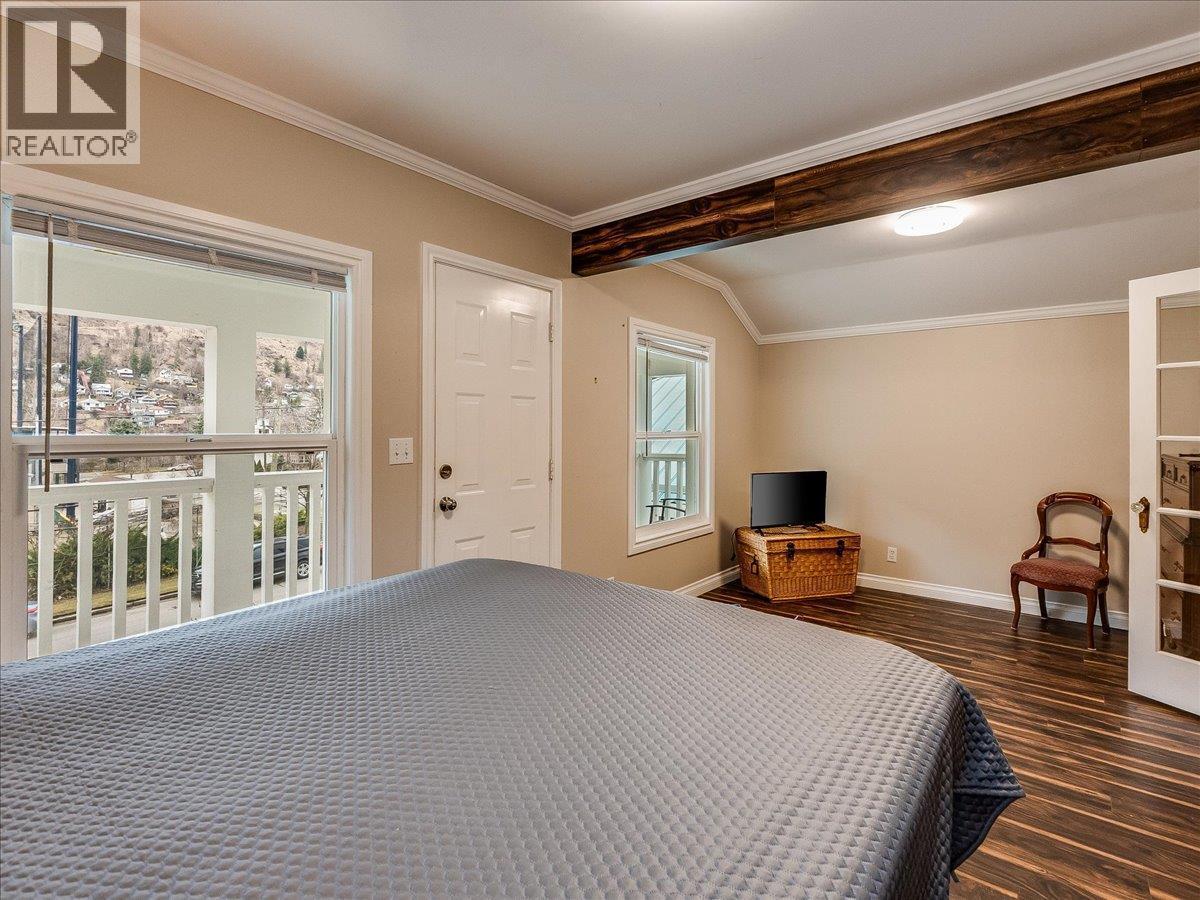 1767 Second Avenue, Trail, BC - Indoor Photo Showing Bedroom