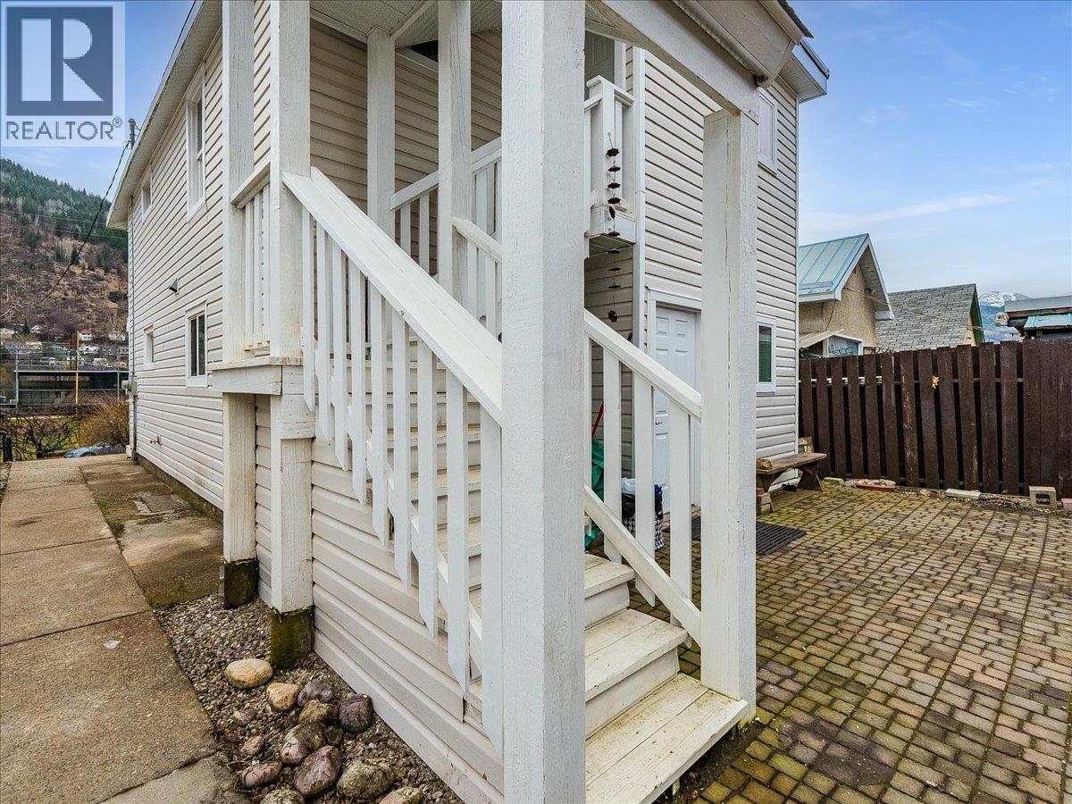 1767 Second Avenue, Trail, BC - Outdoor With Deck Patio Veranda