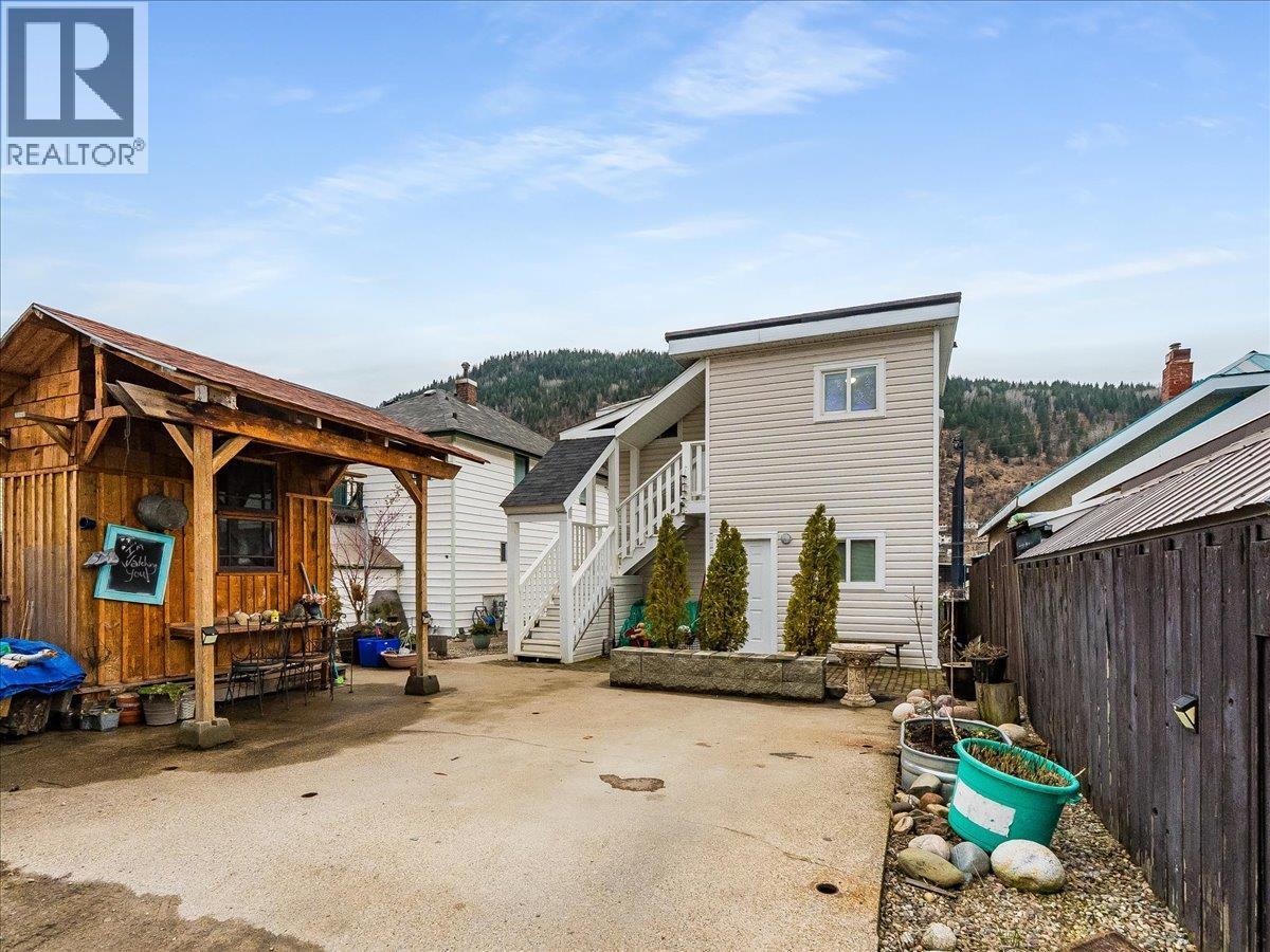 1767 Second Avenue, Trail, BC - Outdoor With Exterior
