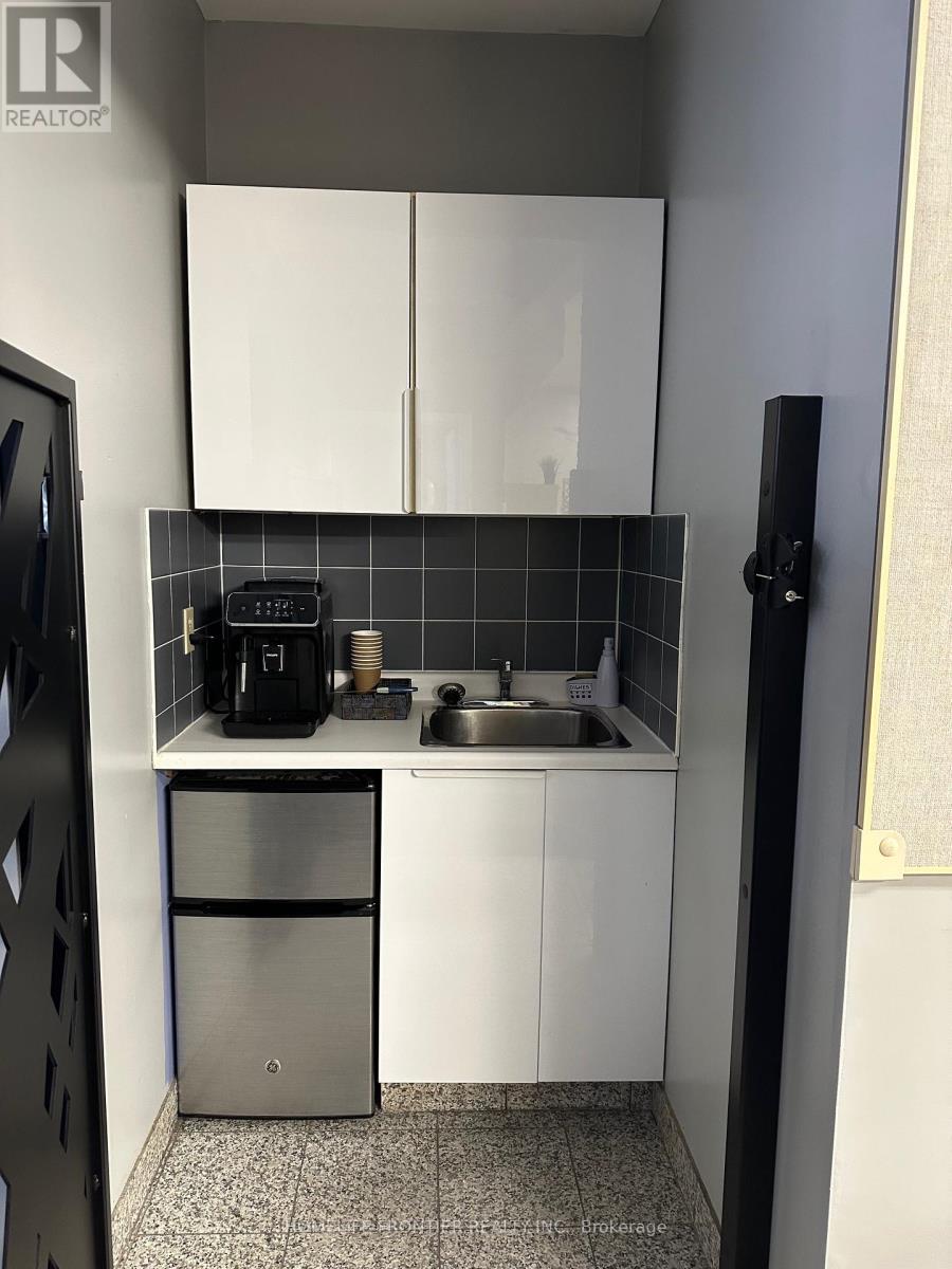 9 - 200 Edgeley Boulevard E, Vaughan, ON