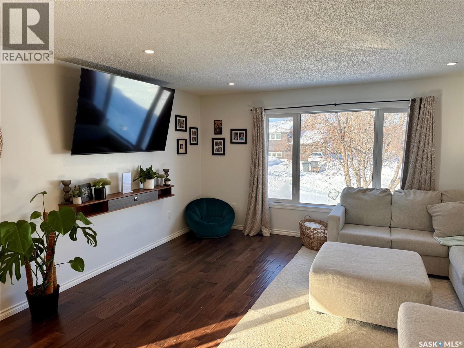 420 Logan Avenue, White Fox, SK - Indoor Photo Showing Living Room