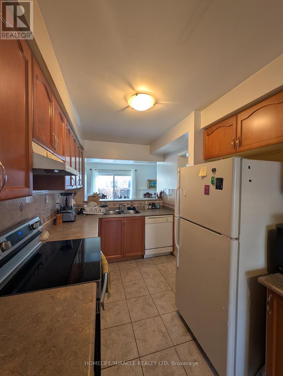 3115 Edgar Avenue, Burlington, ON - Indoor Photo Showing Kitchen