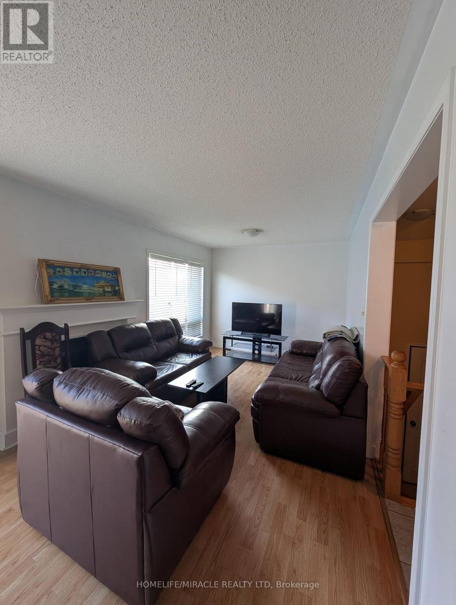 3115 Edgar Avenue, Burlington, ON - Indoor Photo Showing Living Room
