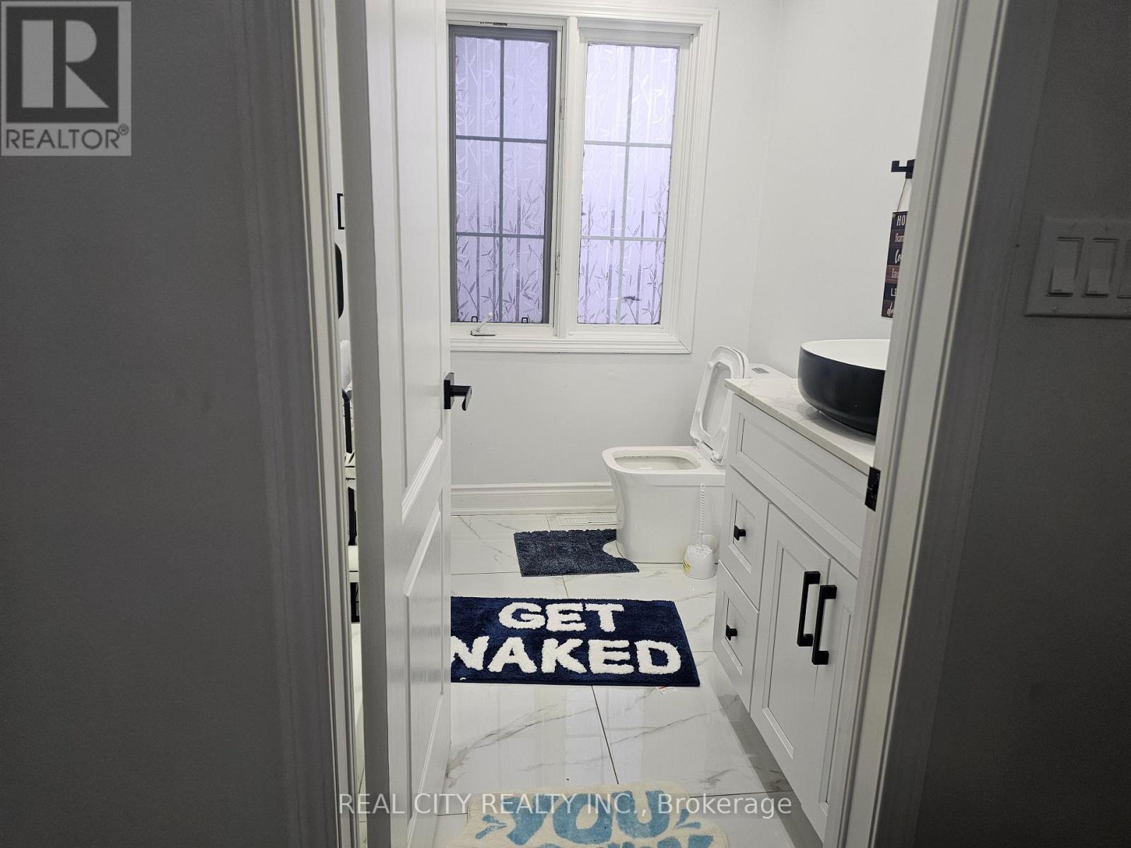 1680 Samuelson Circle, Mississauga, ON - Indoor