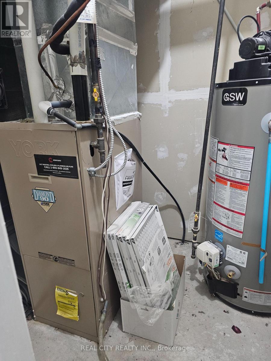 1680 Samuelson Circle, Mississauga, ON - Indoor Photo Showing Basement