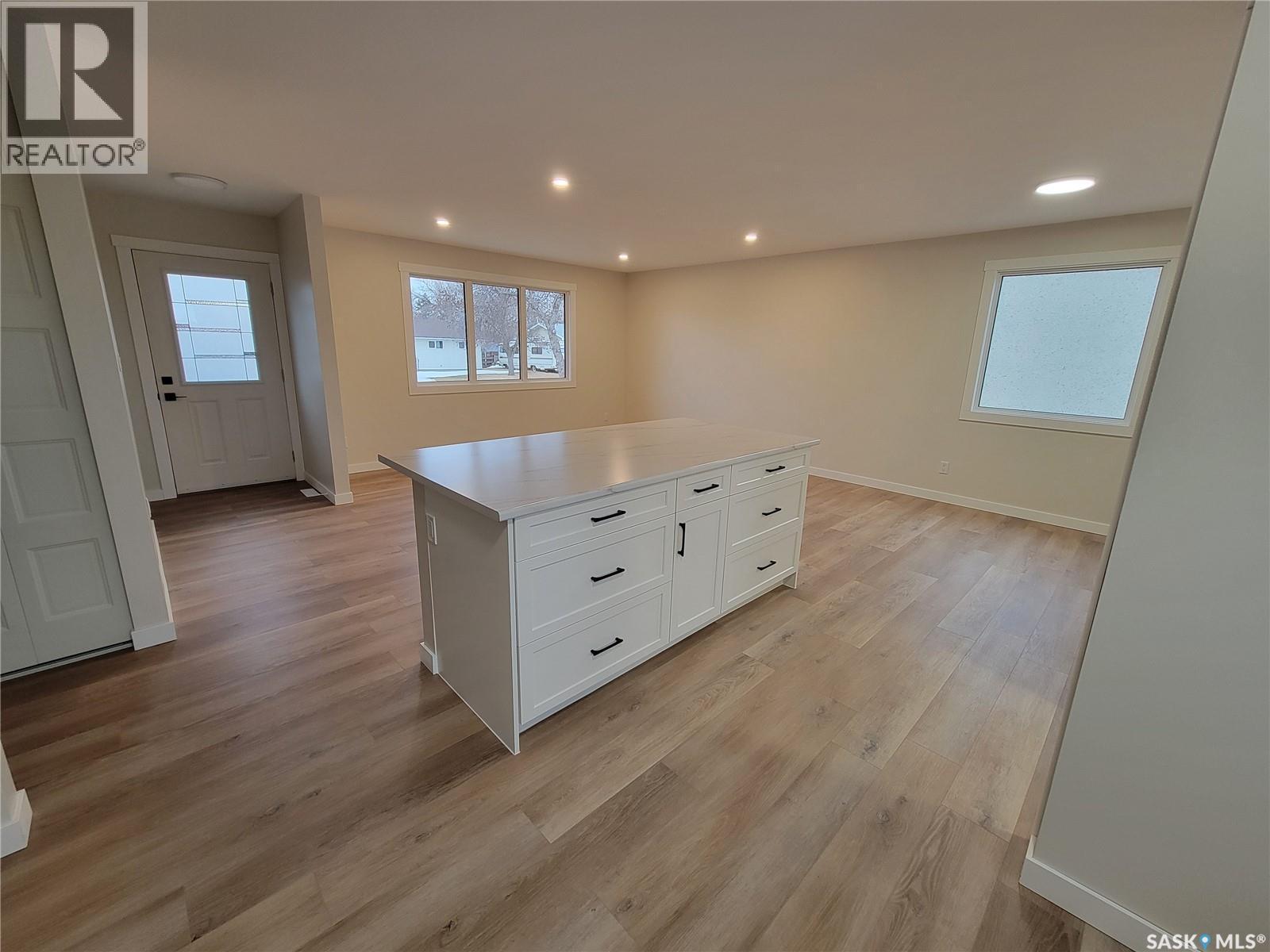 357 5Th Avenue W, Unity, SK - Indoor Photo Showing Other Room