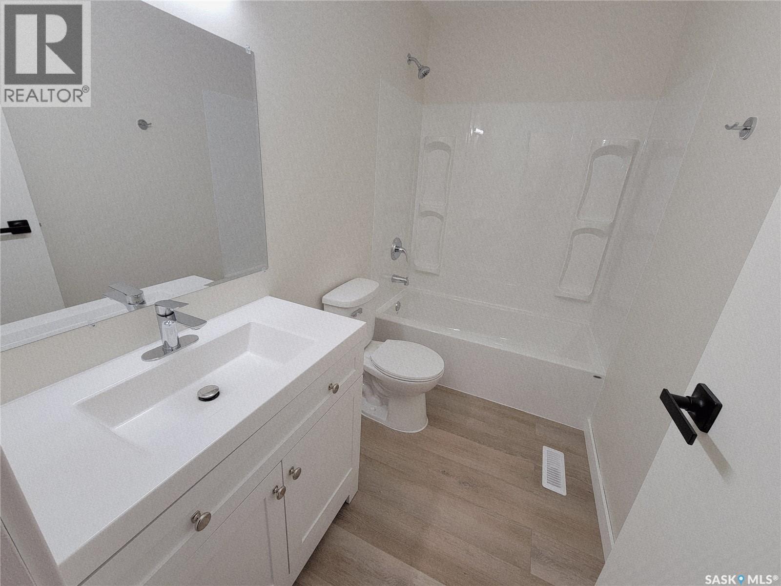 357 5Th Avenue W, Unity, SK - Indoor Photo Showing Bathroom