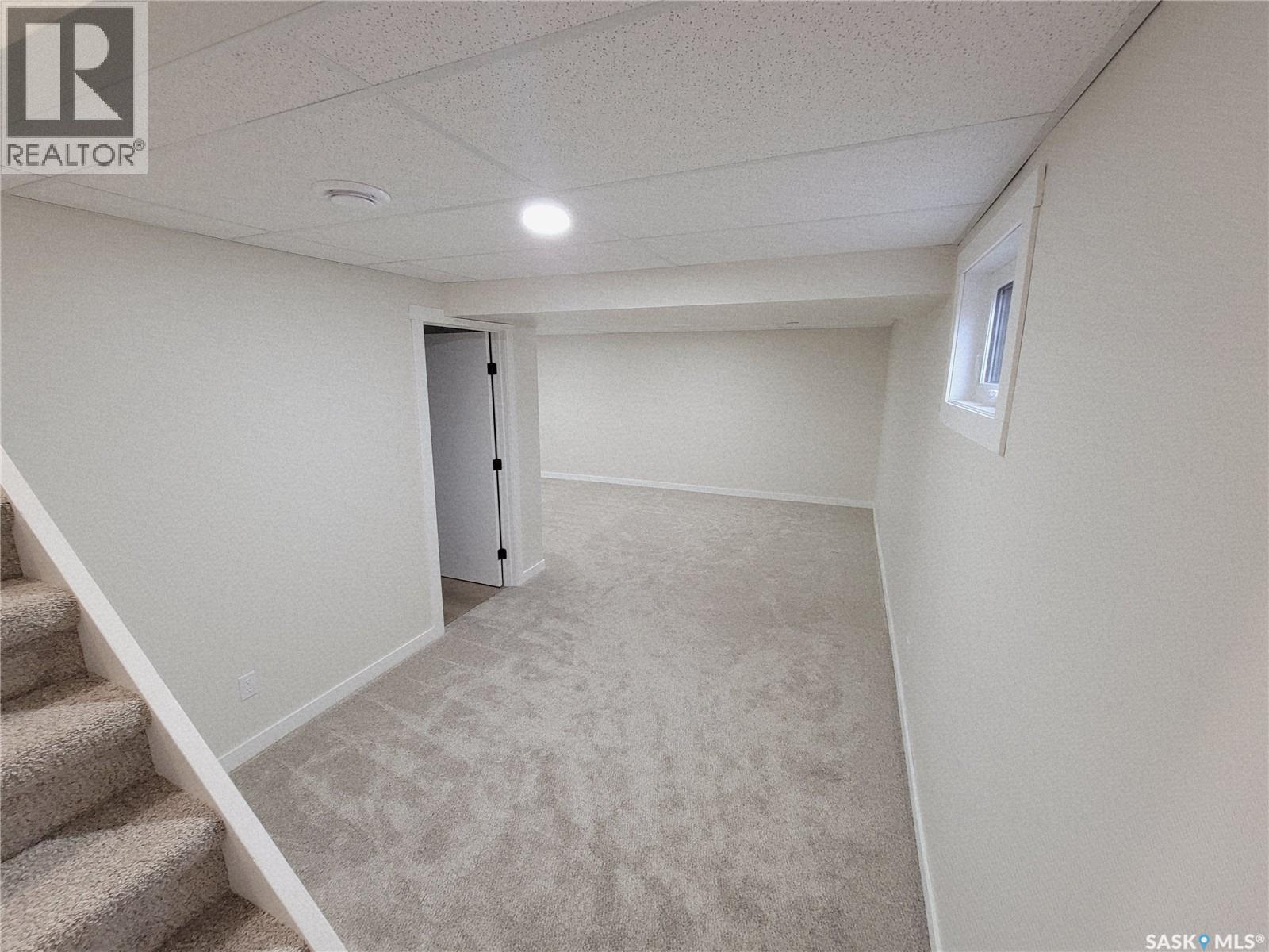 357 5Th Avenue W, Unity, SK - Indoor