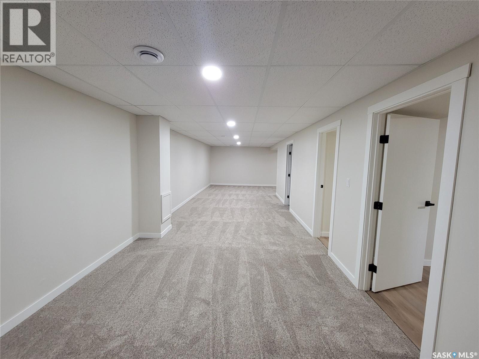 357 5Th Avenue W, Unity, SK - Indoor