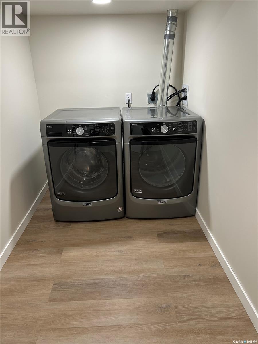 357 5Th Avenue W, Unity, SK - Indoor Photo Showing Laundry Room