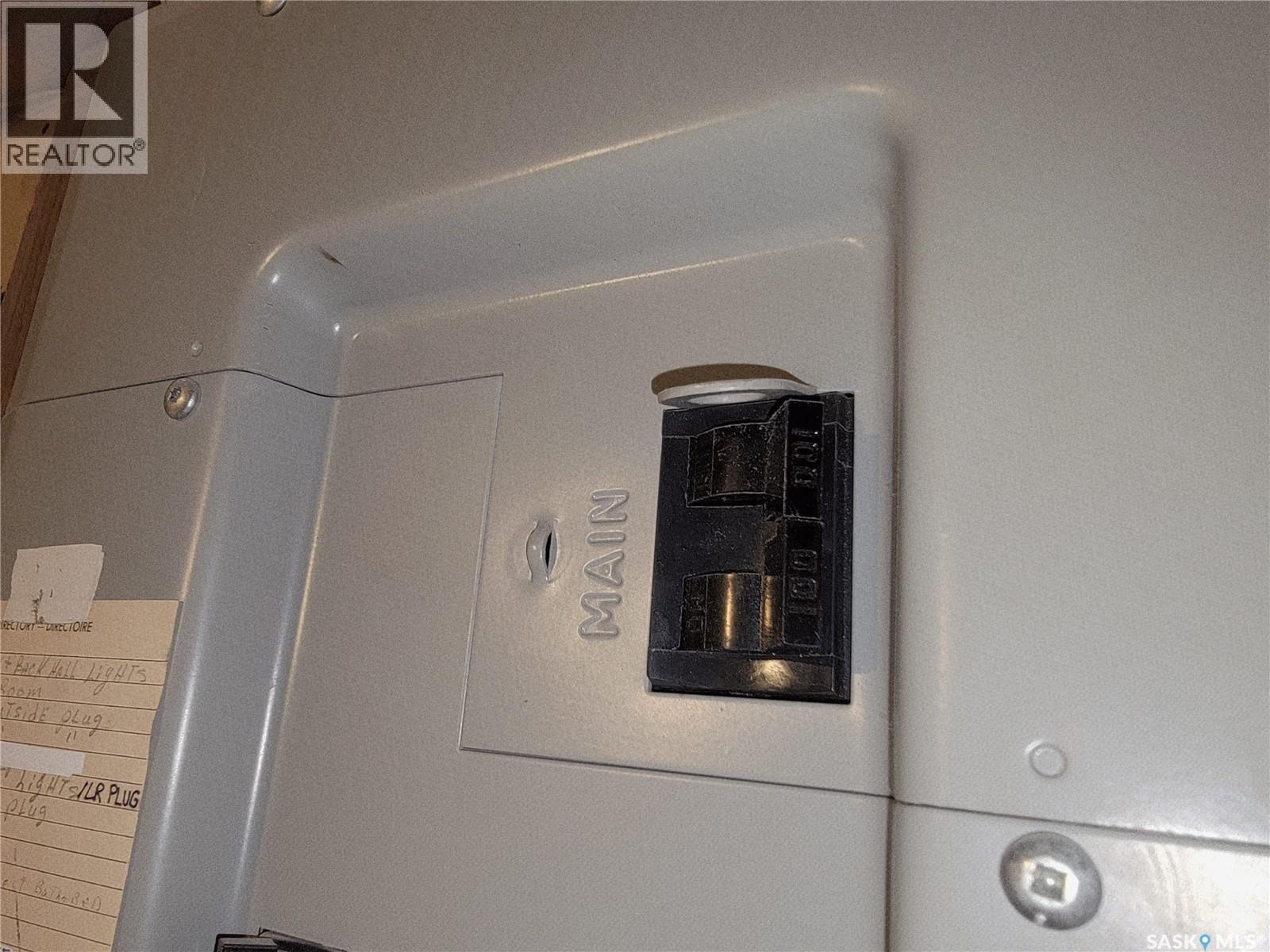 357 5Th Avenue W, Unity, SK - Indoor Photo Showing Laundry Room