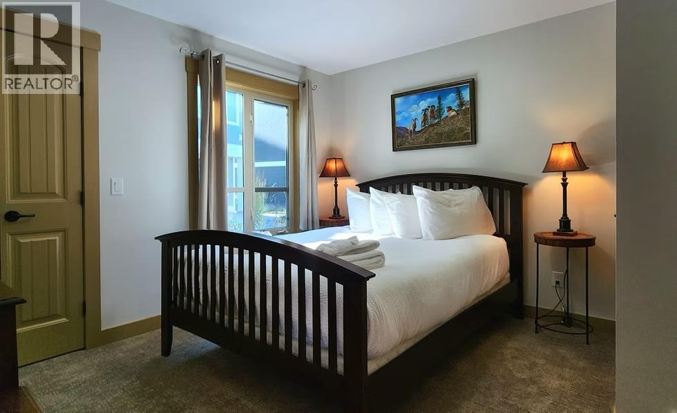 6844 Madrid Way Unit# 321, Fintry, BC - Indoor Photo Showing Bedroom
