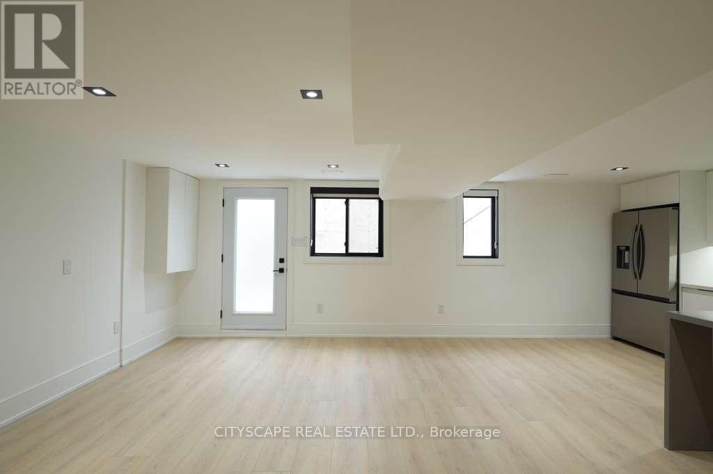 2893 Folkway Drive, Mississauga, ON - Indoor Photo Showing Other Room