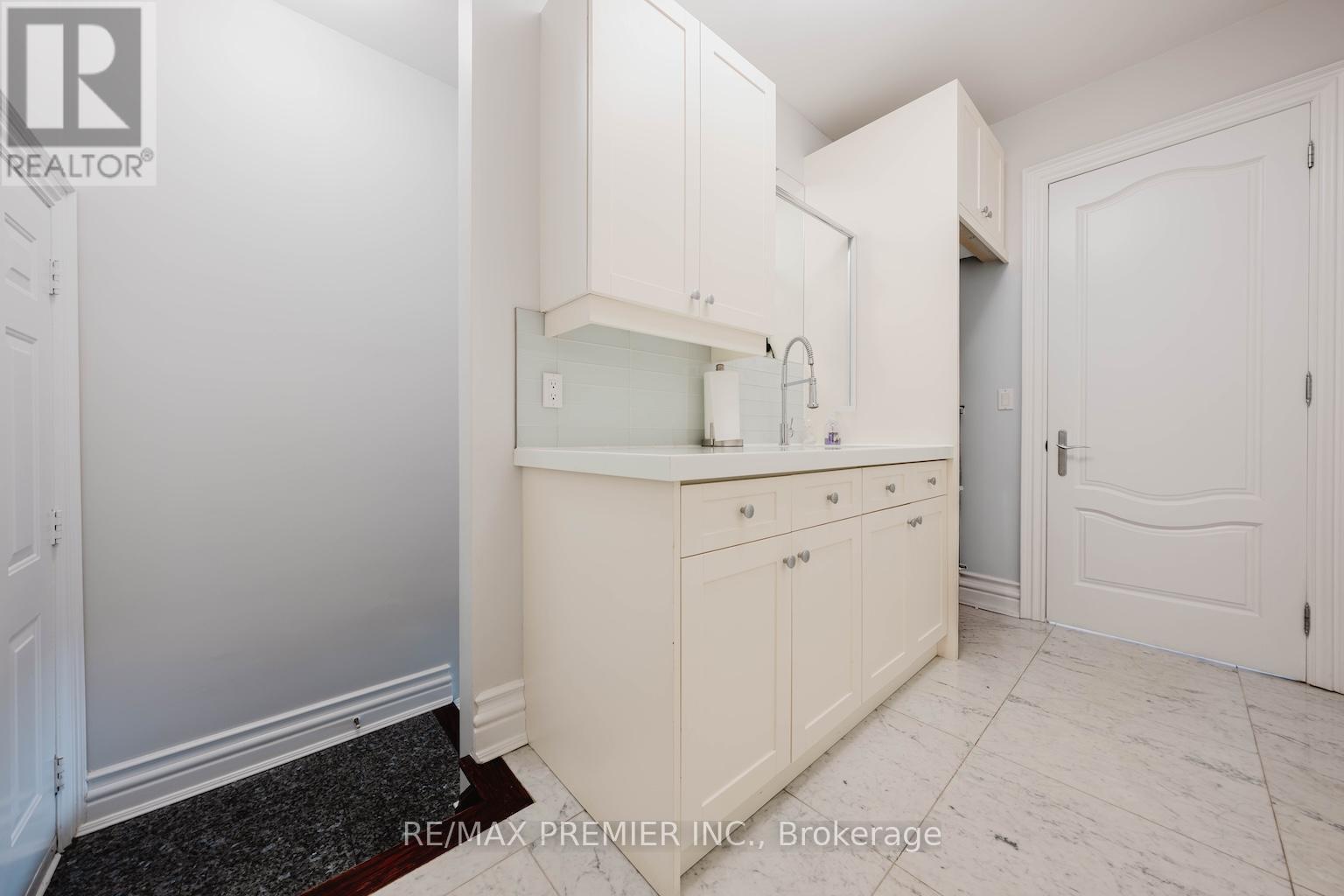 85 Gregory Scott Drive, Vaughan, ON - Indoor