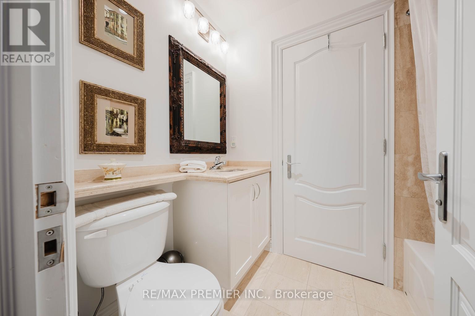 85 Gregory Scott Drive, Vaughan, ON - Indoor Photo Showing Bathroom