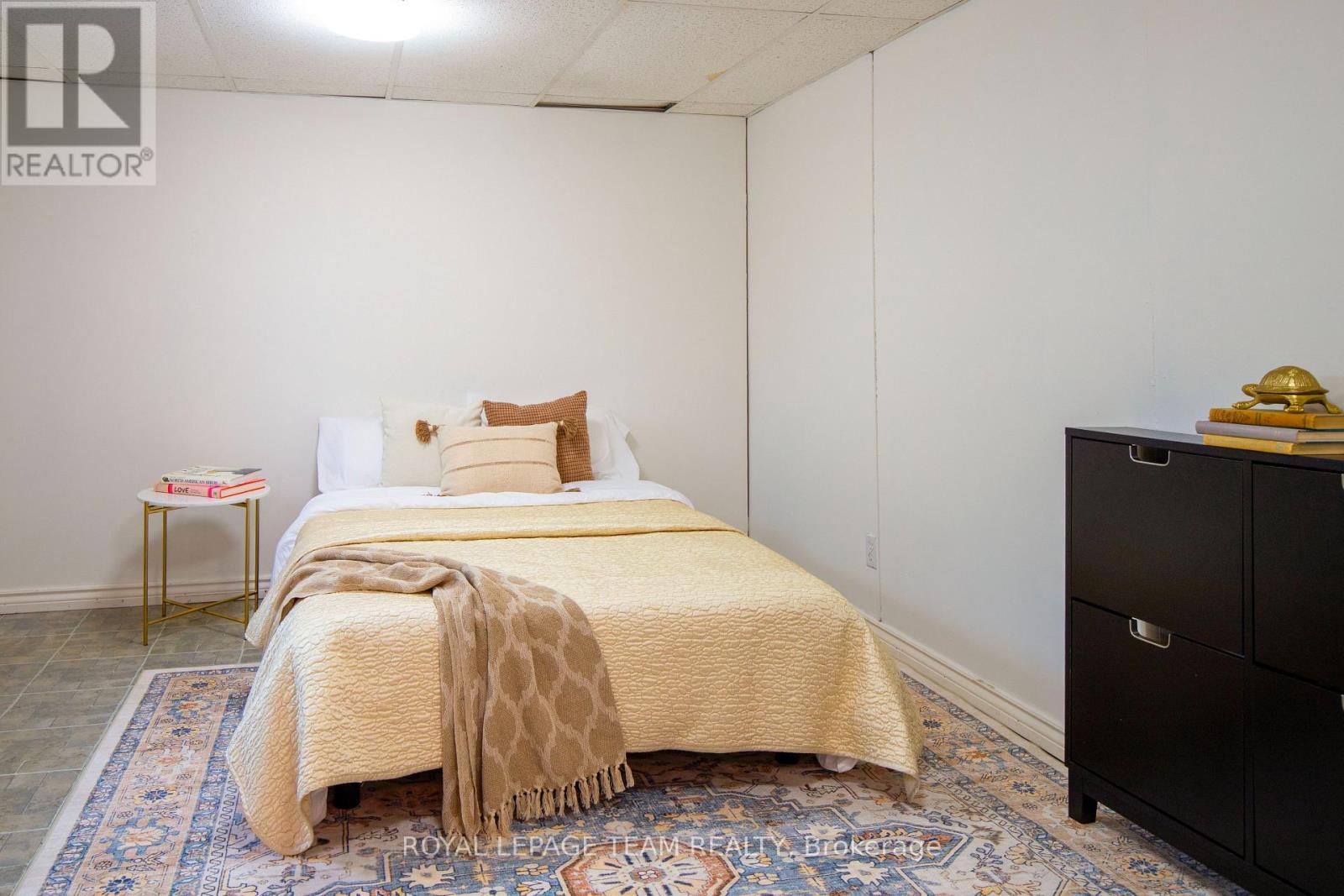 840 Borthwick Avenue, Ottawa, ON - Indoor Photo Showing Bedroom