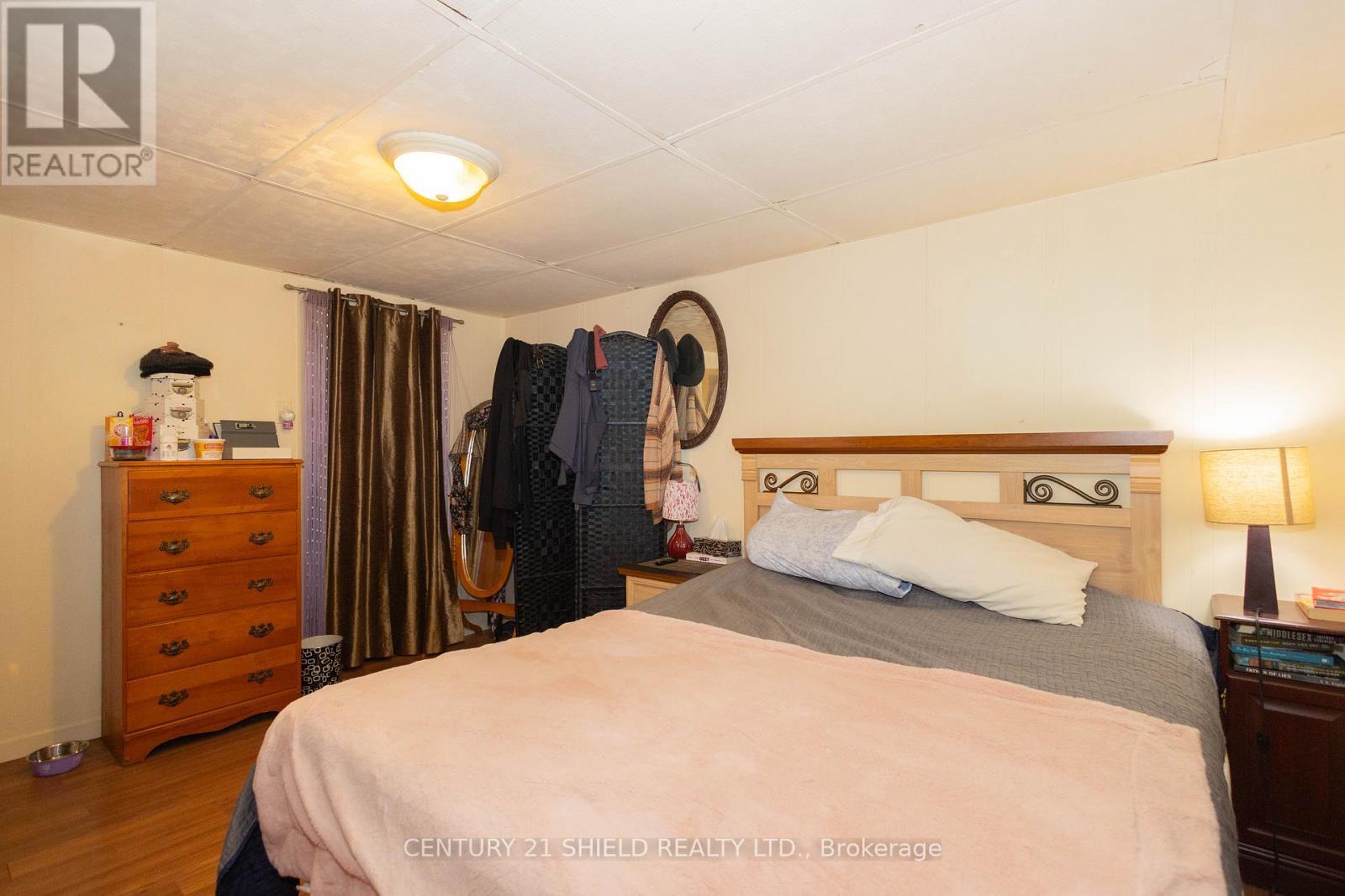 1443 1St Street E, Cornwall, ON - Indoor Photo Showing Bedroom