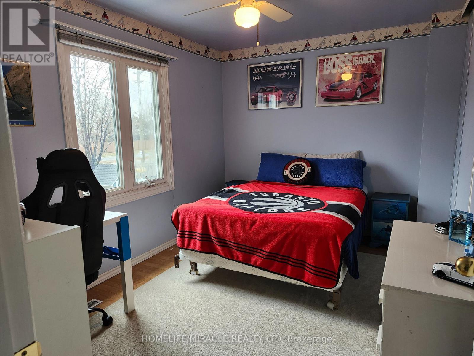 6149 Starfield Crescent, Mississauga, ON - Indoor Photo Showing Bedroom