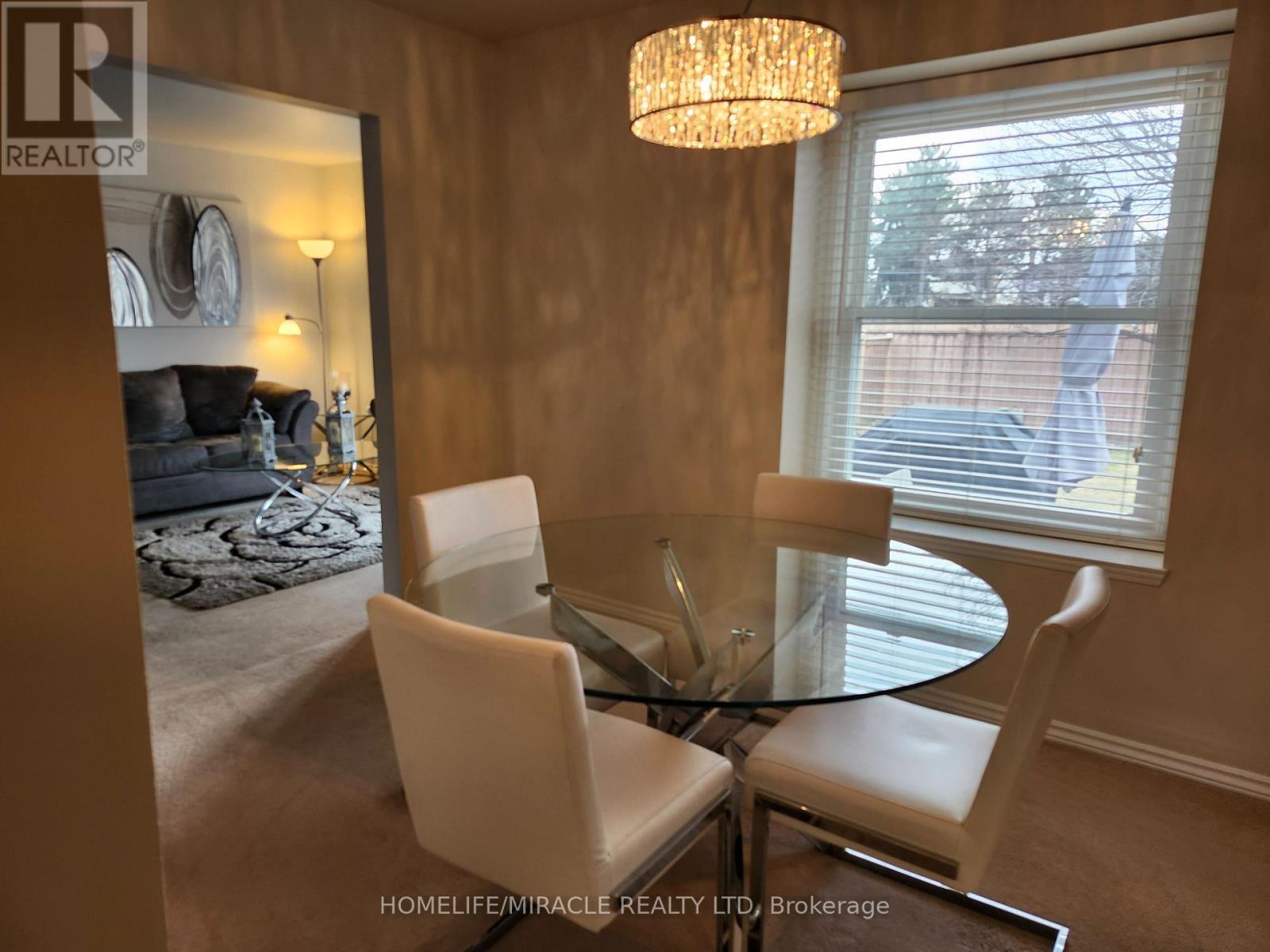 6149 Starfield Crescent, Mississauga, ON - Indoor Photo Showing Dining Room