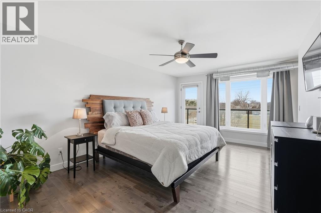 414 John Street N, Hamilton, ON - Indoor Photo Showing Bedroom
