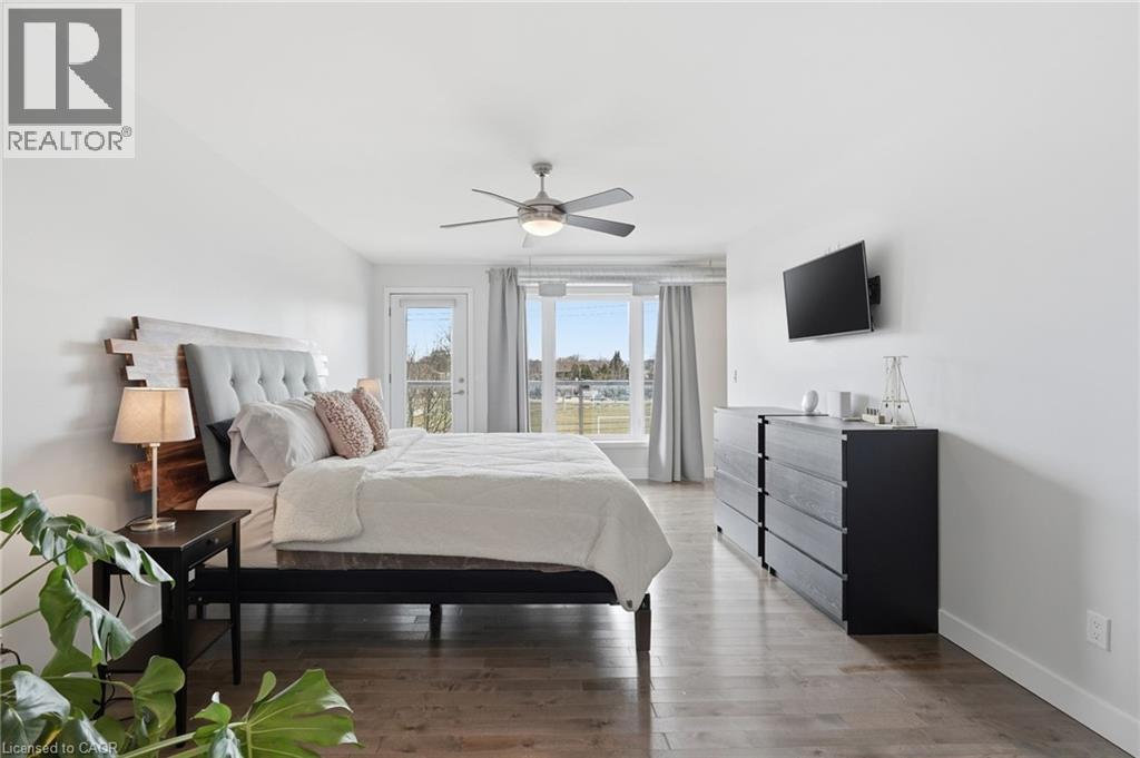 414 John Street N, Hamilton, ON - Indoor Photo Showing Bedroom