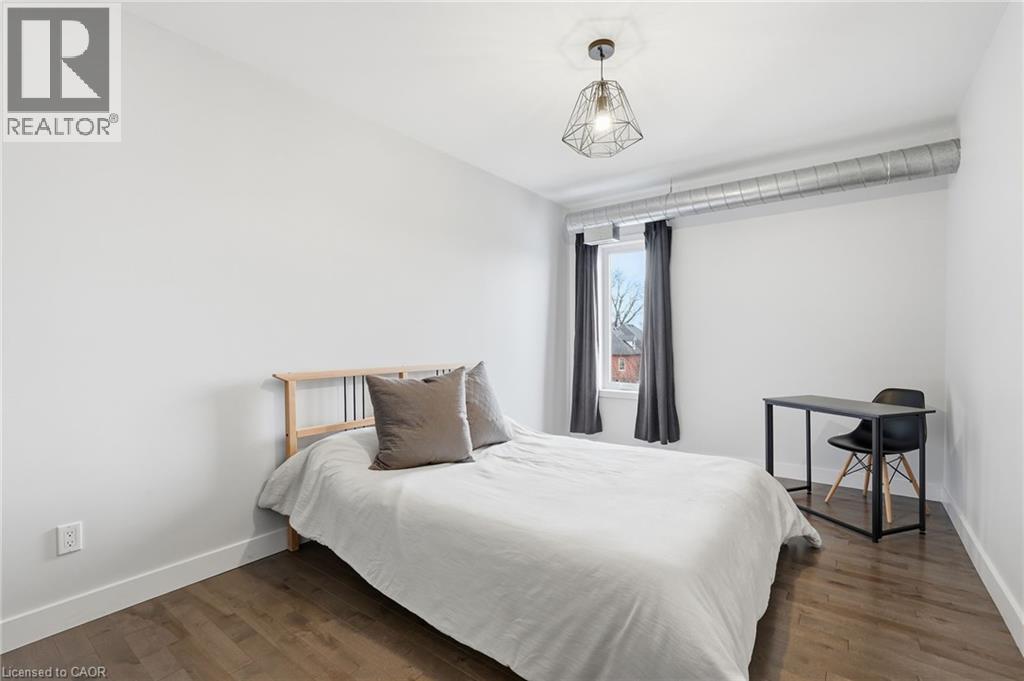 414 John Street N, Hamilton, ON - Indoor Photo Showing Bedroom