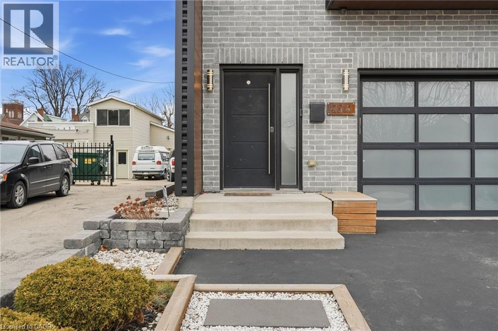 414 John Street N, Hamilton, ON - Outdoor