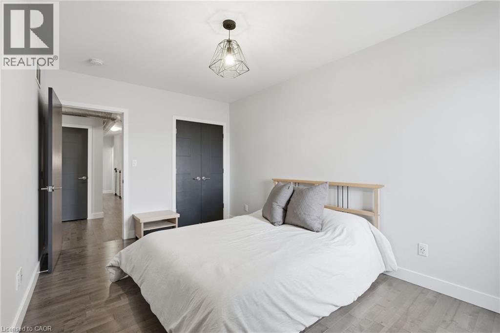 414 John Street N, Hamilton, ON - Indoor Photo Showing Bedroom
